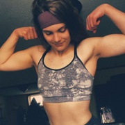 Teen muscle girl Powerlifter Maddie